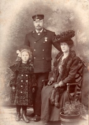 William Christopher Chappell and family, Devonport